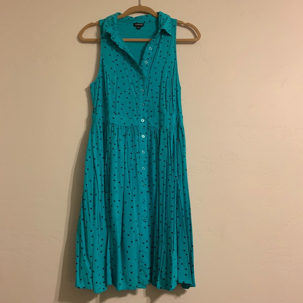 Offers 👍🏽 Torrid Teal dress w/ Navy Blue Hearts